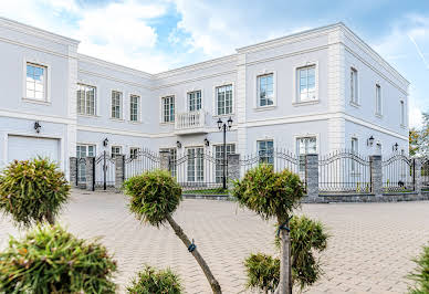 House with garden and terrace 1