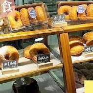 Dough Doughnuts 兜兜圈 二號店