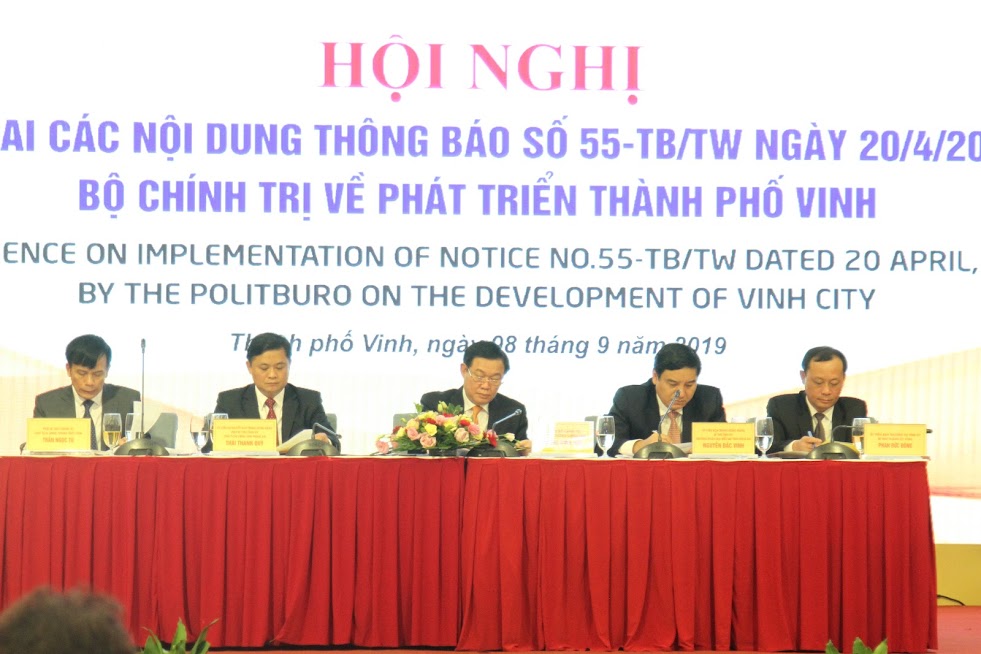 Các đồng chí chủ trì Hội nghị