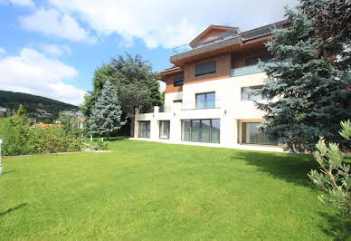 House with pool and garden 2