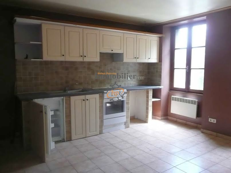 Location  appartement 4 pièces 60 m² à Saint-Affrique (12400), 464 €