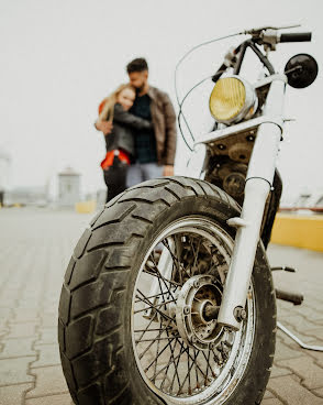 Wedding photographer Viktor Lazutin (lazutin). Photo of 6 December 2019