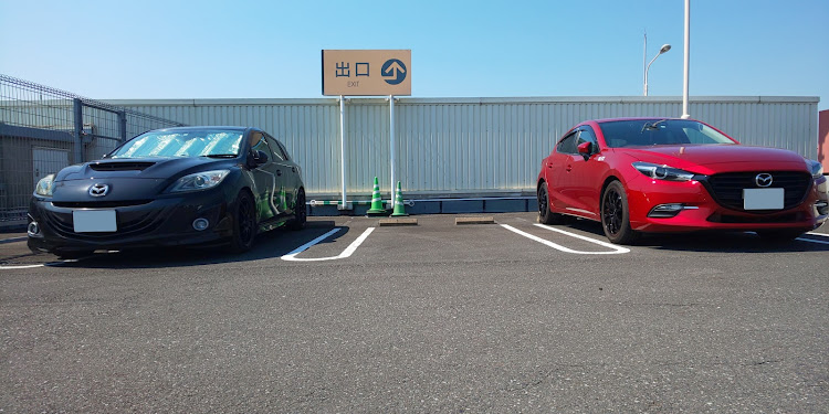 アクセラスポーツのいつもコメントありがとうございます🤗・自画自賛ですいません🙇‍♂️・アッシー・洗車した！・暑い、、暑いぞおおお！！に関するカスタム事例の投稿画像1枚目