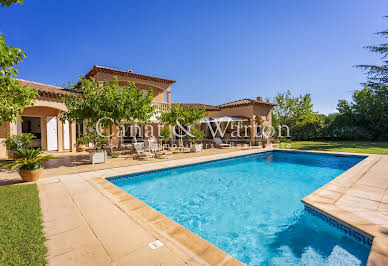 Villa with pool and terrace 3