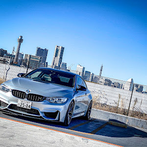 M4 クーペ F82