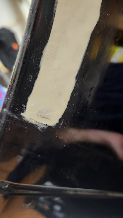 アルテッツァのテッツァ乗りは𝑯𝑬𝑵𝑻𝑨𝑰‼️・DIY・バンパー補修中・パテ盛り・NAVI取付に関するカスタム事例の投稿画像5枚目