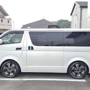 ハイエースバン TRH200V