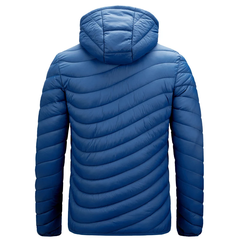 Heren katoenen gewatteerde jas met afneembare capuchon voor warmte en bescherming tegen de elementen.