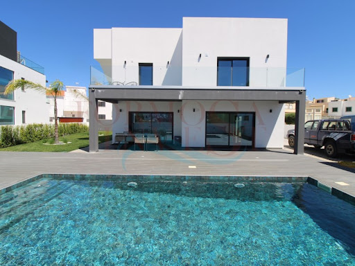 Maison avec piscine et jardin 2