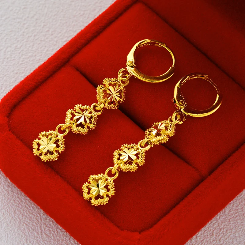Pendientes de corazón dorados chapados en latón Joyería para mujer con temperamento Elegancia y sofisticación para cualquier ocasión