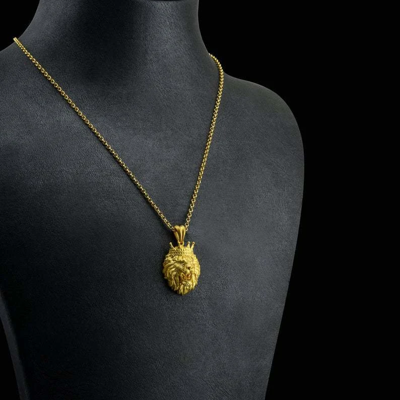 Collier Hip Hop Tête de Lion Couronne Homme, un Accessoire Populaire pour Affirmer Votre Style avec Audace