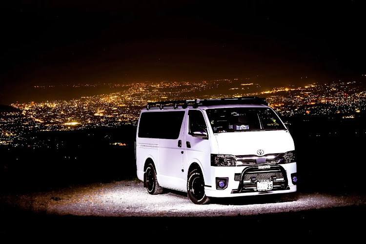 ハイエースバンの伊豆スカイライン・山中湖・戦車・集中力アップ・大雨で被災された皆様へお見舞い申し上げますに関するカスタム事例の投稿画像1枚目