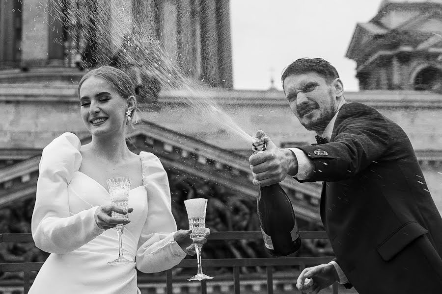 Fotógrafo de casamento Valentin Puzanov (puzanov). Foto de 24 de março 2023