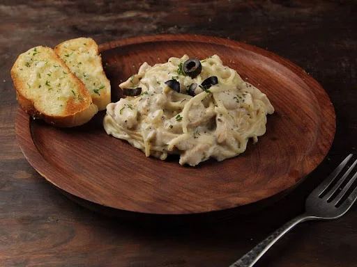 Classic Alfredo Pasta