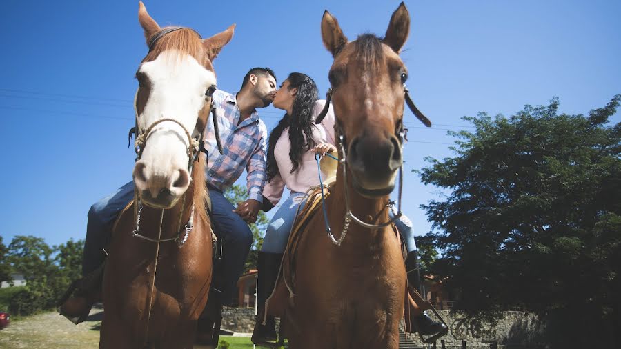 結婚式の写真家Diego Armando Palomera Mojica (diegopal)。2019 12月11日の写真