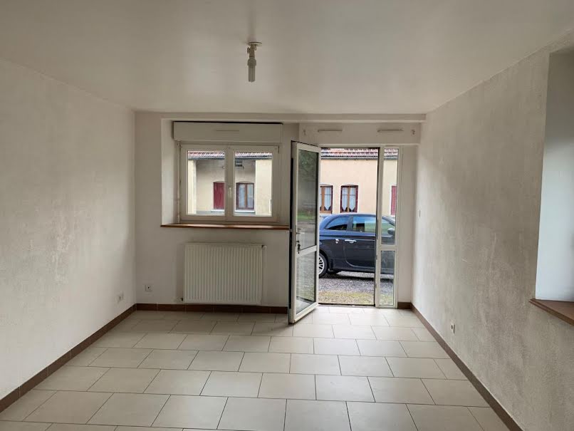 Location  appartement 2 pièces 48 m² à Harréville-les-Chanteurs (52150), 350 €