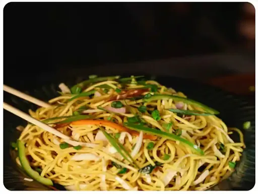 Egg Hakka Noodles