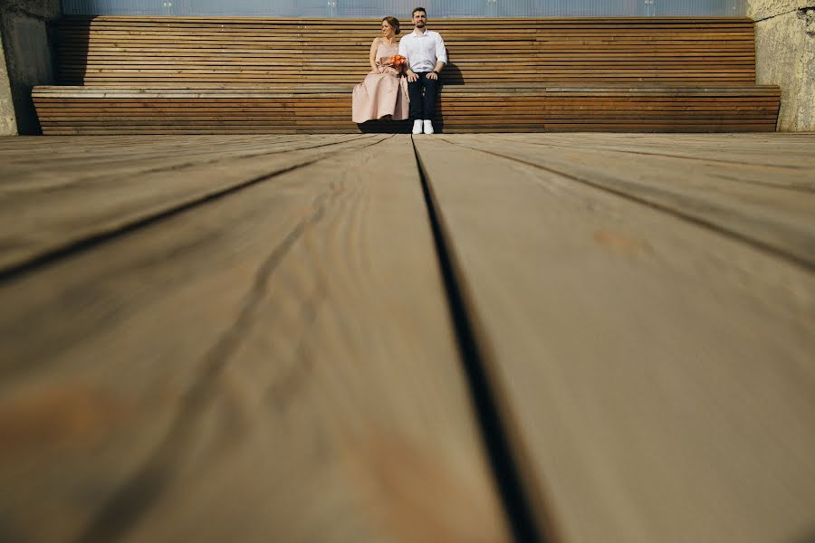 Jurufoto perkahwinan Yuriy Meleshko (whitelight). Foto pada 4 Jun 2021