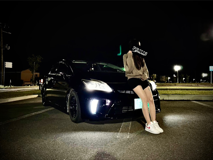 プリウスのプリウス30・セミスモ・zvw30・プリウス30後期・Priusに関するカスタム事例の投稿画像1枚目