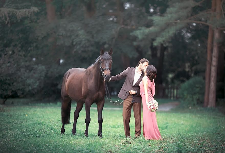 Fotógrafo de casamento Olesya Kareva (olisa911). Foto de 20 de setembro 2017