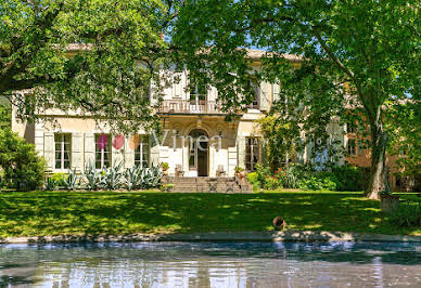 Vineyard with pool and outbuildings 3