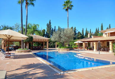 House with pool and terrace 8