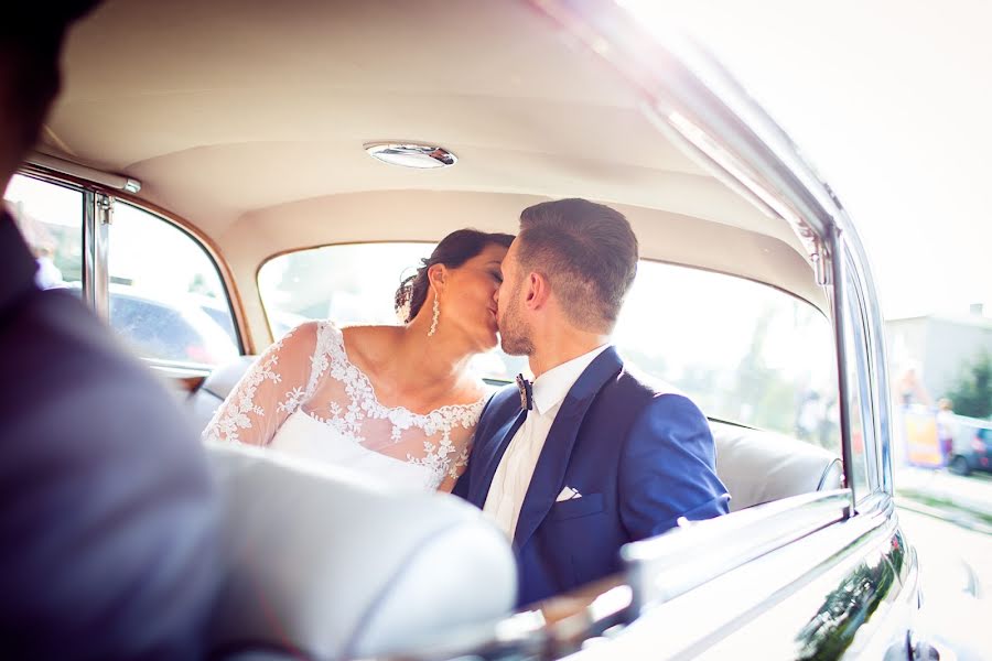 Fotógrafo de casamento Piotr Puzyrewicz (olivki). Foto de 24 de fevereiro 2020