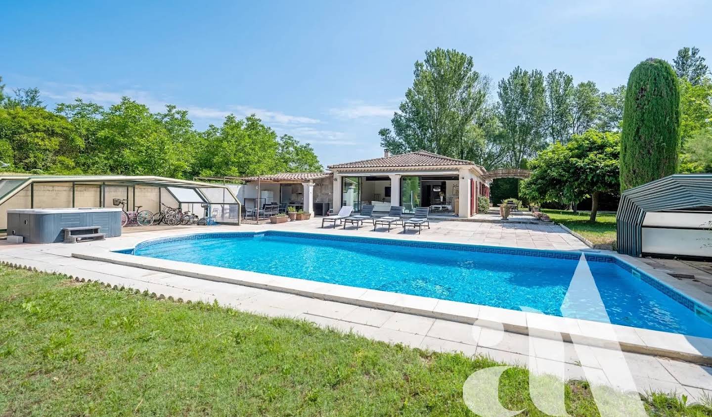 House with pool and terrace Saint-Rémy-de-Provence