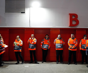 Les stewards de Liverpool proposent leur aide aux supermarchés