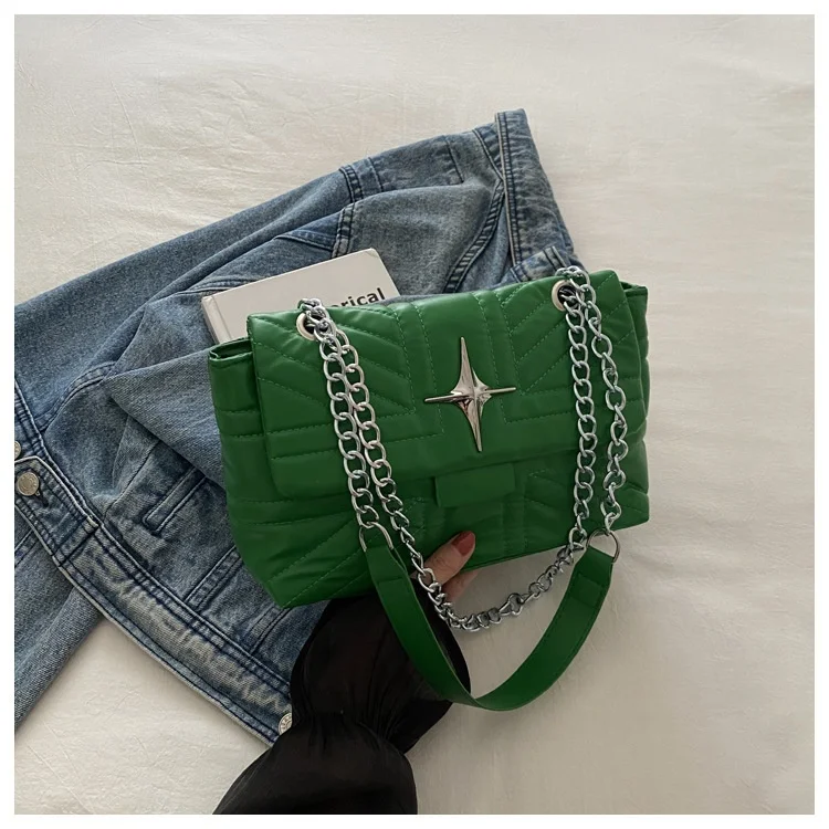 Title 14, Casualna torebka crossbody z haftem, teksturą d...