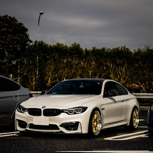 M4 クーペ F82