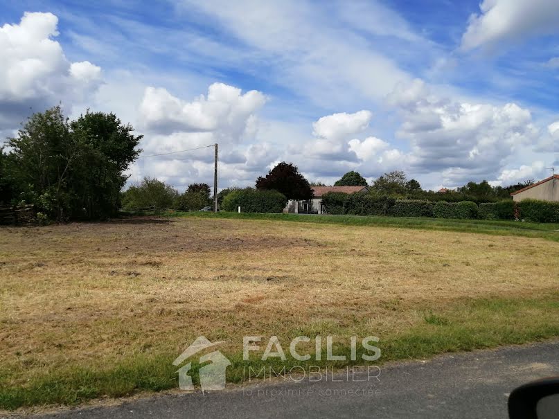 Vente terrain  2475 m² à Coussay (86110), 43 000 €