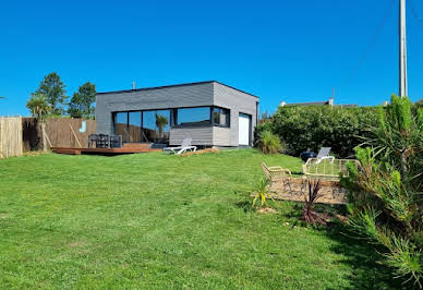 Seaside house with garden 3