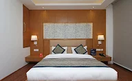 Capital O Premium Hotel Star Suites photo 4