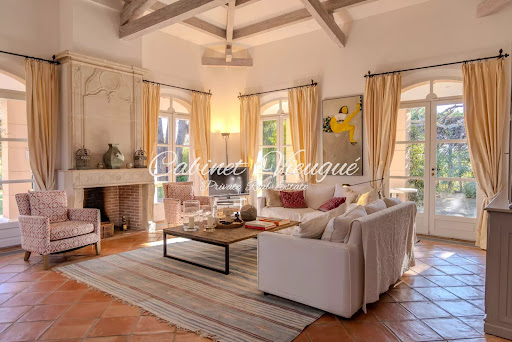 Villa avec piscine et terrasse 4