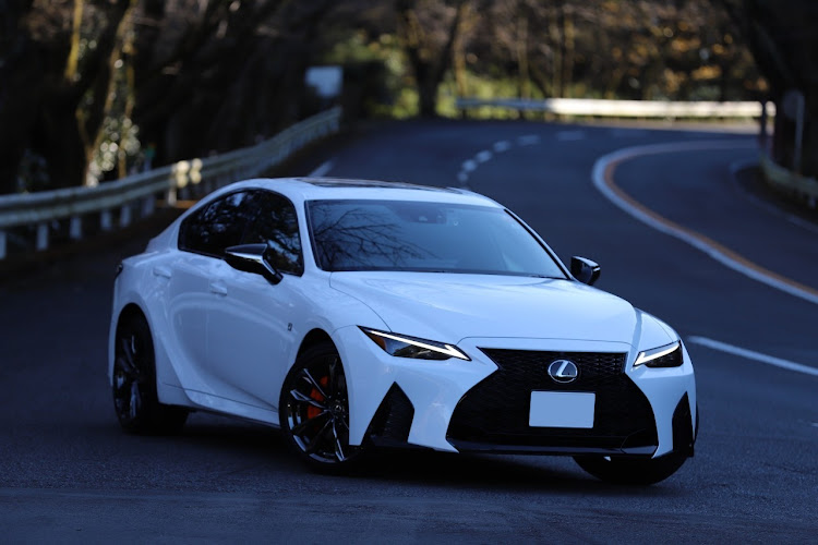 ISのレクサス・IS300"F SPORT Mode Glitter"に関するカスタム事例の投稿画像6枚目