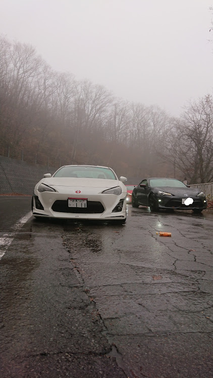 86のなぜか雨が降る･･･雨を連れてこないでー・雨の峠は枯葉に注意しましょう。・またMT乗りたくなってきなぁ・今回お初の８６乗りの人たちもいい人♬.*ﾟ・妙義山から自宅まで1時間半でしたぁに関するカスタム事例の投稿画像7枚目
