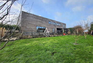 Maison avec piscine et terrasse 1