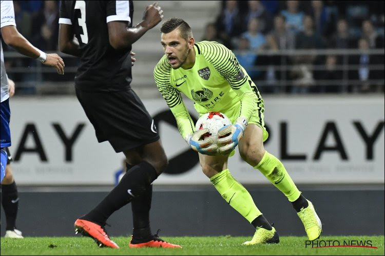 Eupen-doelman Van Crombrugge reageert op de geruchten over Anderlecht: "Mijn carrièreplan staat vast"