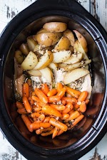 Slow Cooker Garlic Butter Chicken and Veggies was pinched from <a href="https://www.themagicalslowcooker.com/slow-cooker-garlic-butter-chicken-and-veggies/" target="_blank" rel="noopener">www.themagicalslowcooker.com.</a>