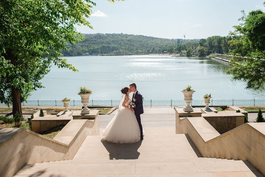 Fotografo di matrimoni Cecan Roman (romeo). Foto del 24 ottobre 2017