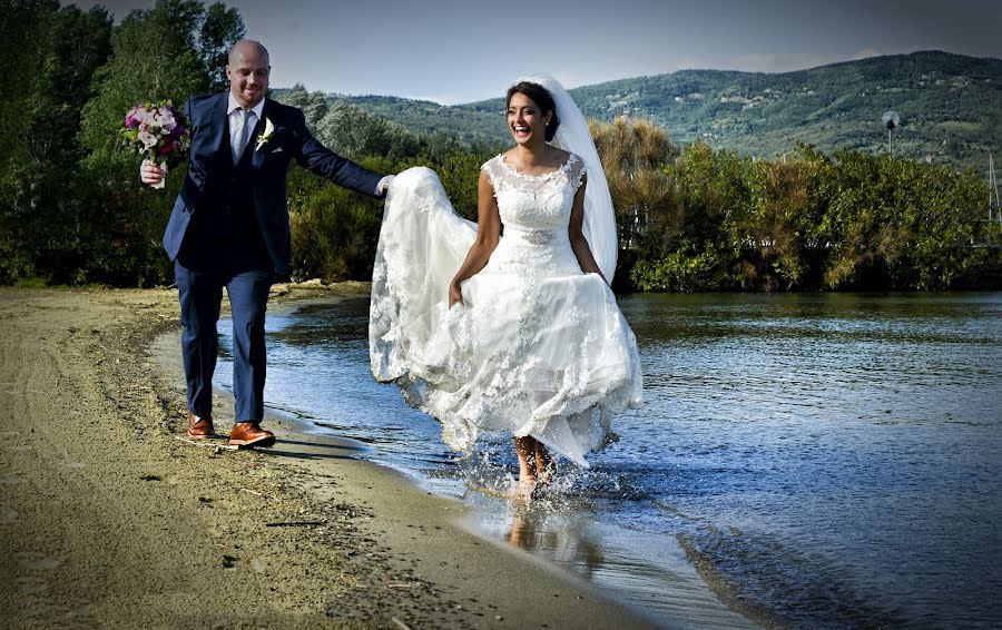 Fotógrafo de casamento Emanuele Vignaroli (vignaroli). Foto de 8 de janeiro 2015