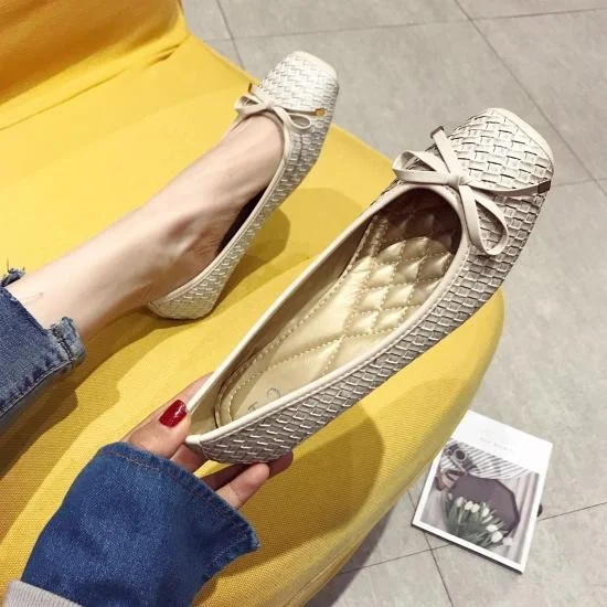 Plus size women's black flat shoes, woven pattern, low heel, all-match design, perfect for four seasons, comfortable eve