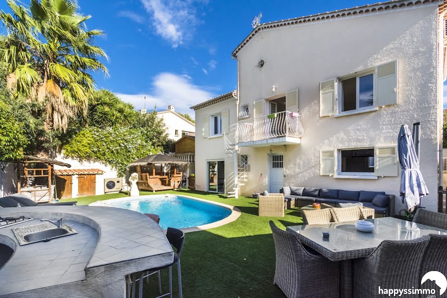 Vente maison 5 pièces 208 m² à Hyeres (83400), 665 000 €