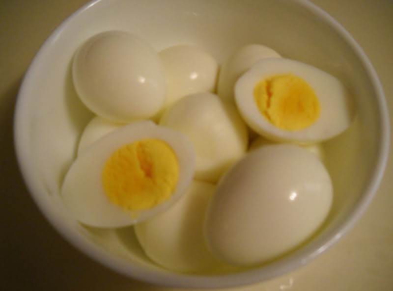 No Green Eggs Here! Cooked With Baking Soda, On Gas Stove, For 18 Minutes (large Eggs) -- Maybe One Minute More Would Have Been Even Better, But These Are Perfect. That Little Crack In The Yoke Is Because I Did Not Let It Cool Before Cutting. Oh Well.