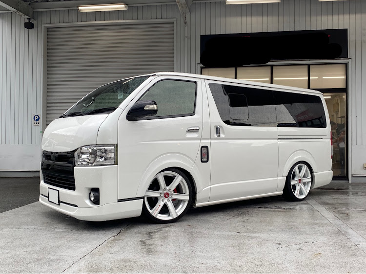 ハイエースバンの洒落屯車・ken1works.・ハイエース乗りと繋がりたい・７月もよろしくお願いいたします・大雨に気をつけて！に関するカスタム事例の投稿画像6枚目