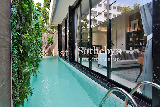 House with garden 3