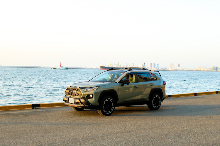 RAV4のtoyota4×4・RAV4乗りさんと繋がりたい・rav4・RAV4 カスタム・rav4adventureに関するカスタム事例の投稿画像1枚目