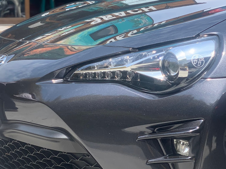86のヘッドライトインナー塗装・クリアワールド・テールレンズ交換・86BRZ・広島に関するカスタム事例の投稿画像3枚目