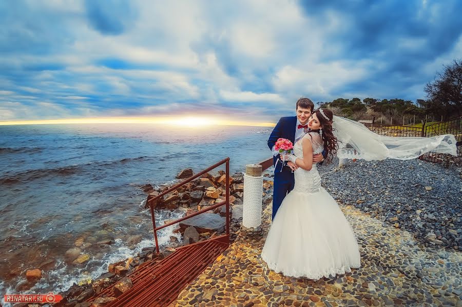 Fotógrafo de casamento Rinat Fayzulin (rinatart). Foto de 13 de janeiro 2016